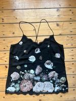 Top by edc Esprit in schwarz mit Rosen Grösse XL Essen - Essen-Südostviertel Vorschau