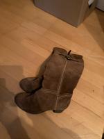 Stiefel Schuhe Tamaris, Gr. 39 braun mit Absatz Aubing-Lochhausen-Langwied - Aubing Vorschau