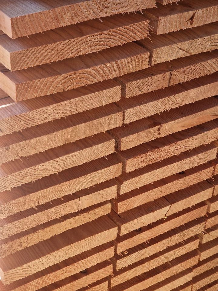 Bodendeckelschalung Lärche,Fassade,Holzfassade 200mm Breit in Breitscheid