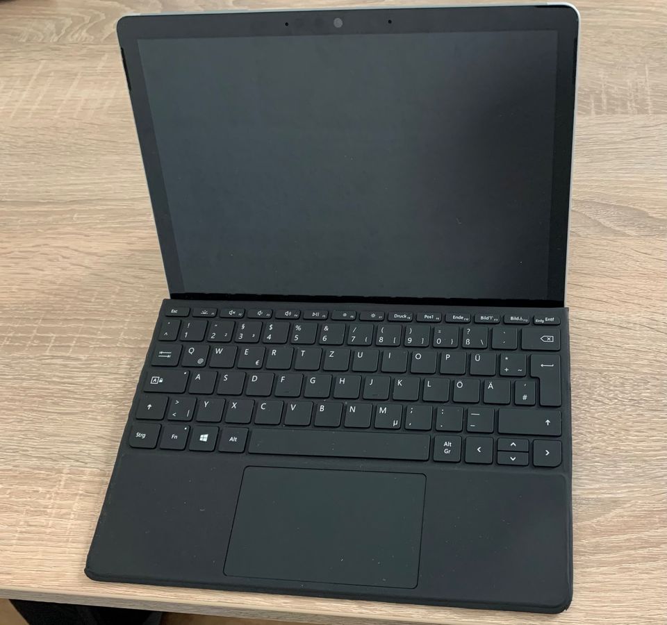 Microsoft Surface Go 2 (128GB & 8 GB RAM) + Tastatur in Stuttgart