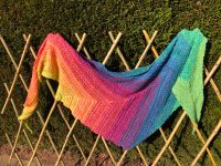 Asymmetrisches Tuch in Regenbogen -Farben , 2 m x 0,55 m NEU Hessen - Stadtallendorf Vorschau