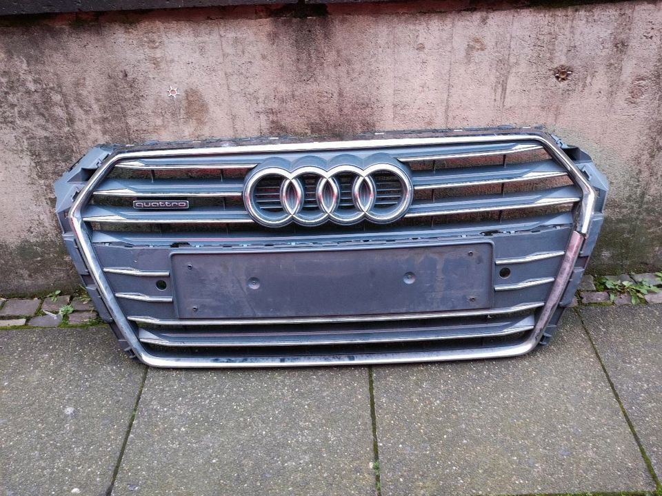 Audi A4 B9 Kühlergrill Original Audi A4 Zeichen in Köln