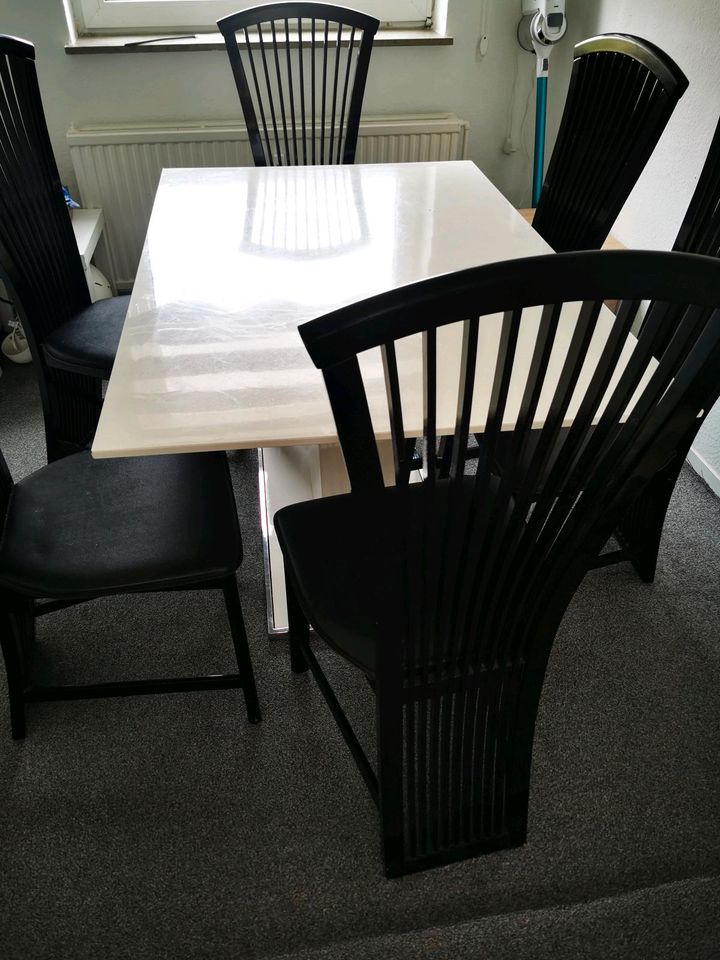 6 Stühle und Esstisch 140. 90 cm in Hannover