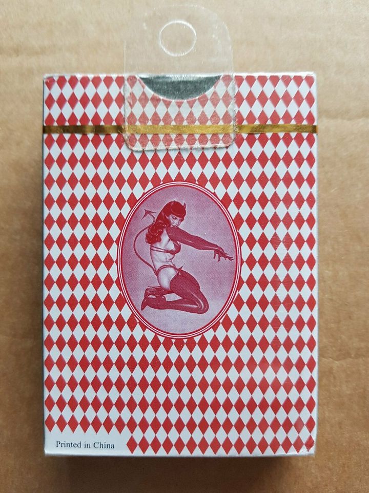 Playing Cards: Olivia's Lucky Ladies - Bettie Page in Struvenhütten