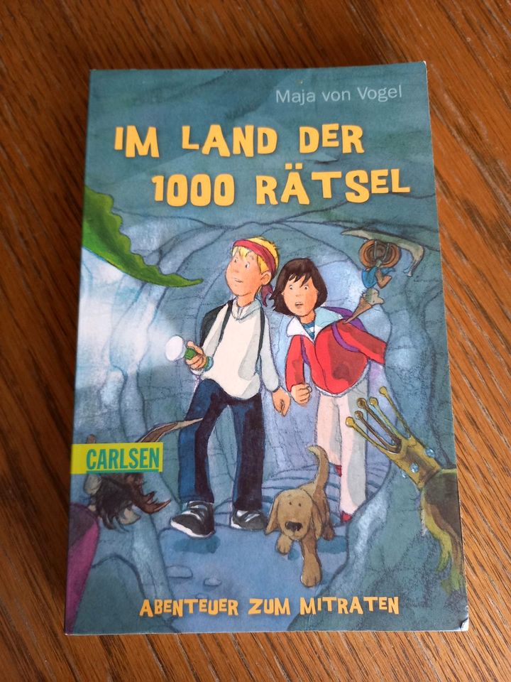 Im Land der 1000 Rätsel : Abenteuer zum Mitraten.  Maja von Vogel in Berlin