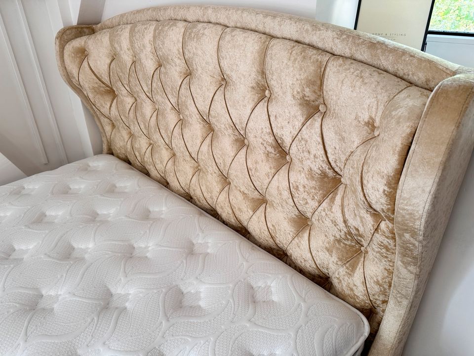 Crushed Gold Chesterfield Boxspringbett 160x200 Bett Doppelbett Einzelbett doppelbett futonbett wasserbett schlafsofa tagesbett kinderbett etagenbett klappbett wasserbett in Berlin