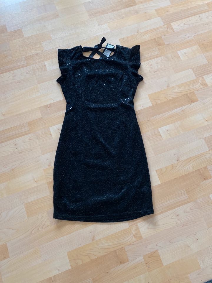 NEU MIT ETIKETT Schönes Pailettenkleid Kleid figurbetont Gr.36/38 in Hameln