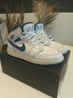 Nike Schuhe Air Jordan 1 Mid Neuwertig Berlin - Spandau Vorschau
