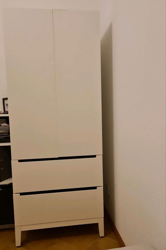 Weißer Ikea-Kleiderschrank Nordli zum Abholen in Berlin