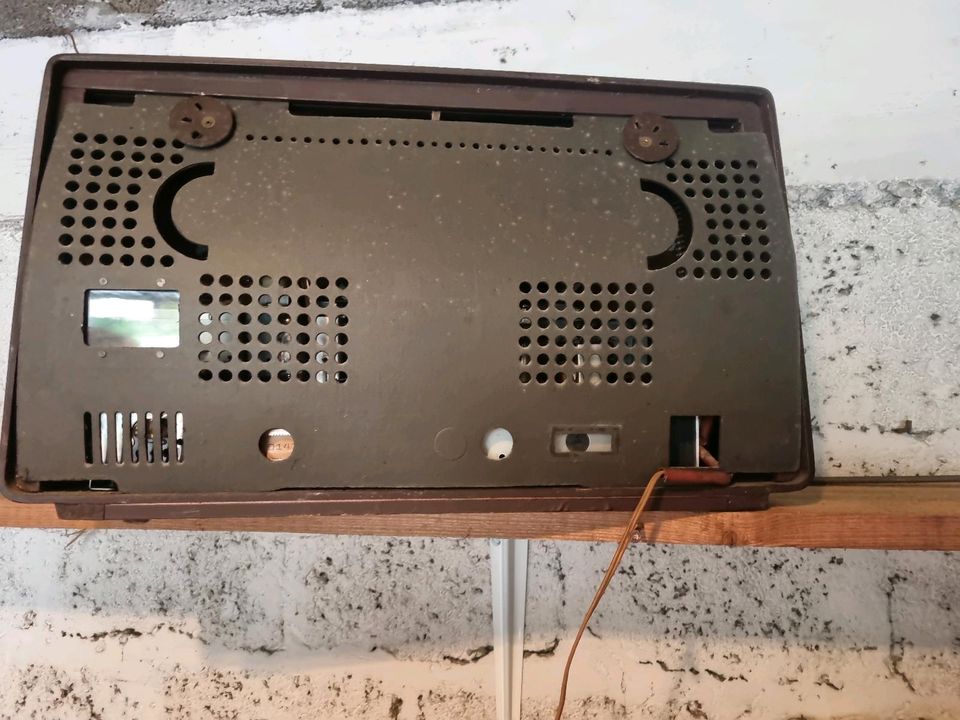 Loewe opta altes Radio antik in Frettenheim