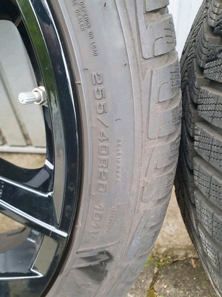 Mercedes Winterreifen Goodyear 255/40R20  DOT 2021 in Remscheid