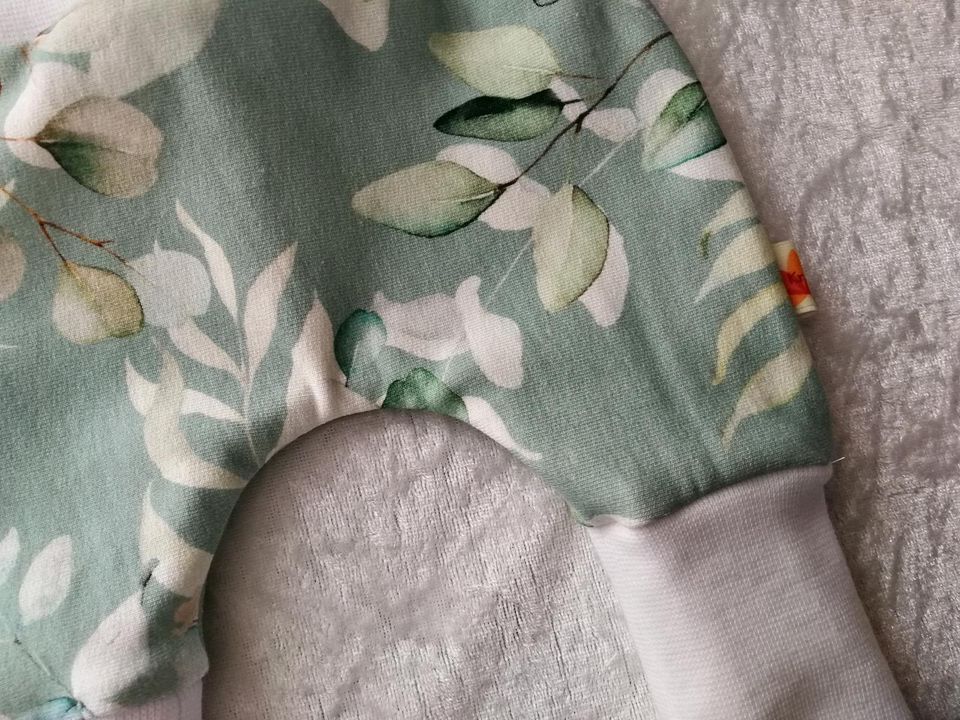 Baby Pulli mit Hose, Frühchen und Rebornbaby, Handmade, Gr 44/46 in Großenwiehe