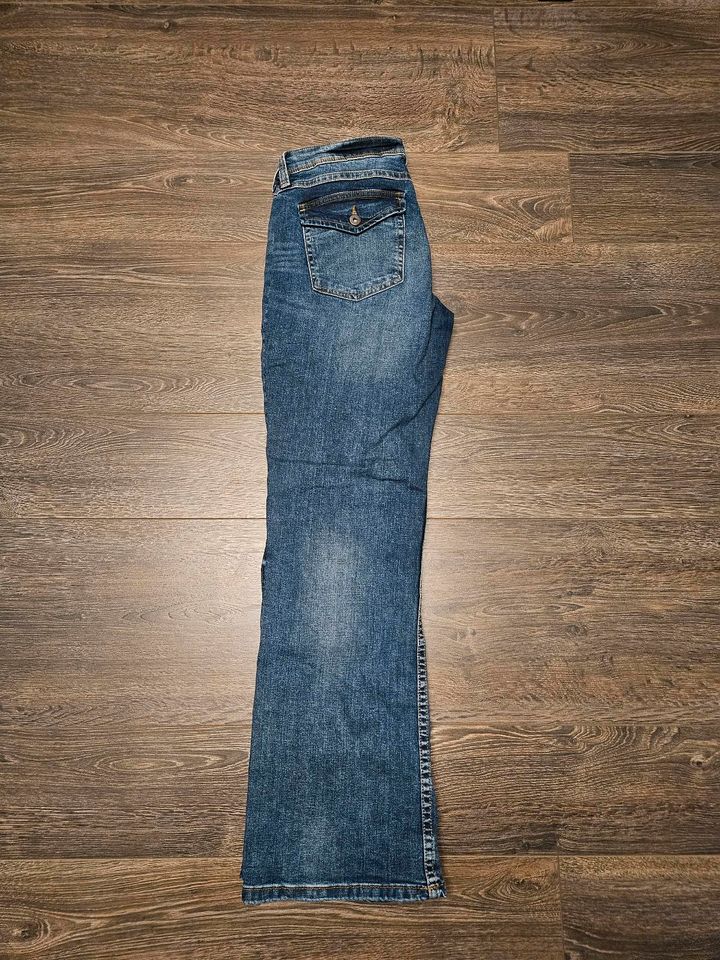 stylische breite H&M Hose Jeans - neuwertig Schlaghose Damen in Mülheim-Kärlich