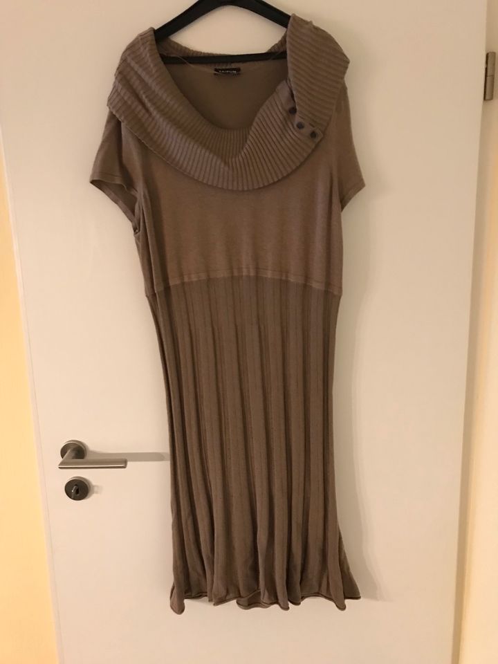 Taifun Feinstrickkleid Gr. 42 in Viersen