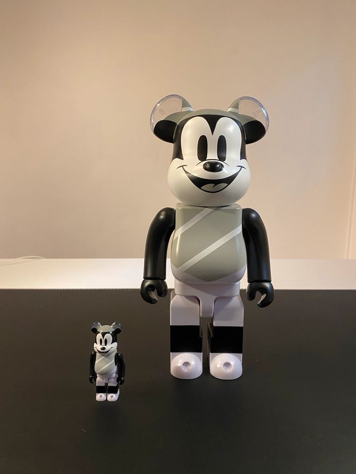 Bearbricks Mickey 100% & 400% in Bonn