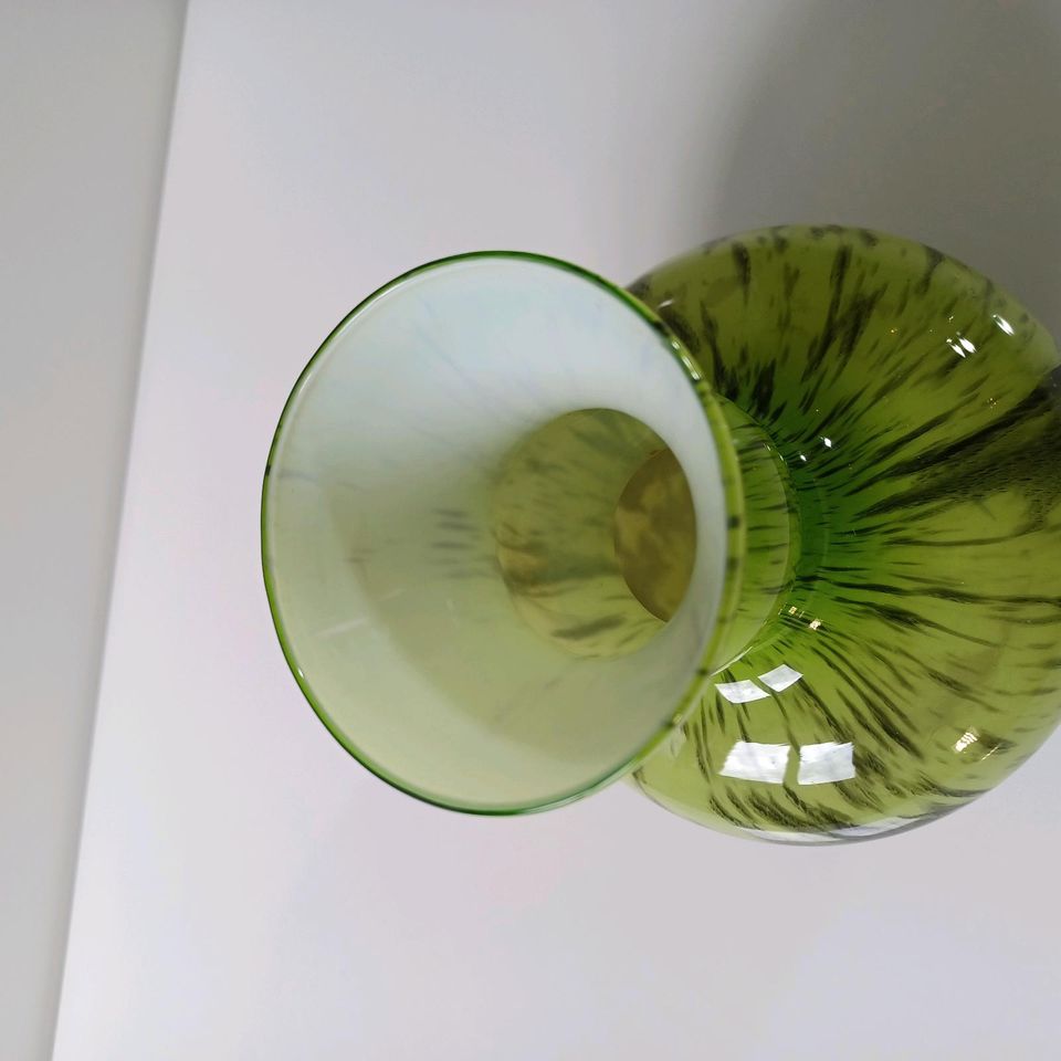 Designer Glas Vase Opalglas Grün Space Age Vintage Florence Italy in Ahlen