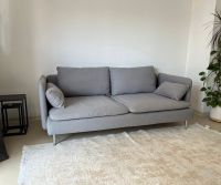 Grauer Sofa in sehr gutem Zustand Frankfurt am Main - Dornbusch Vorschau