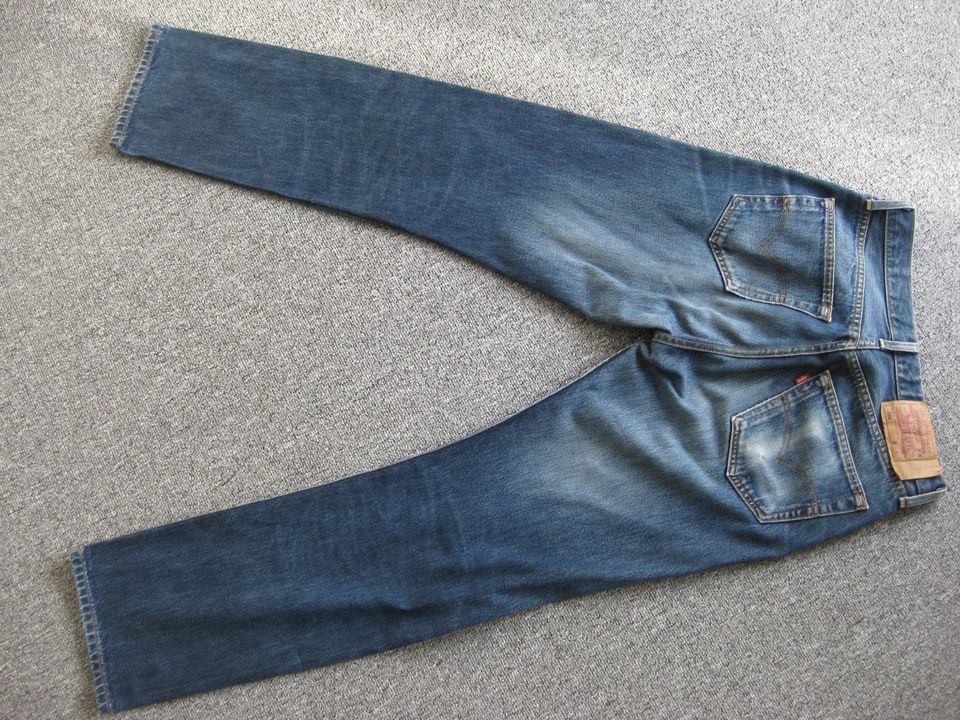 Jeans Levis 501 W32 / L32 straight Leg, Button Fly, gebraucht,gut in Backnang