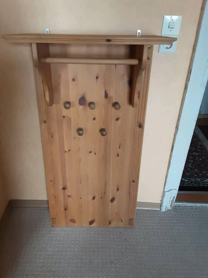 Garderobe Massivholz  neuwertig in Neukieritzsch