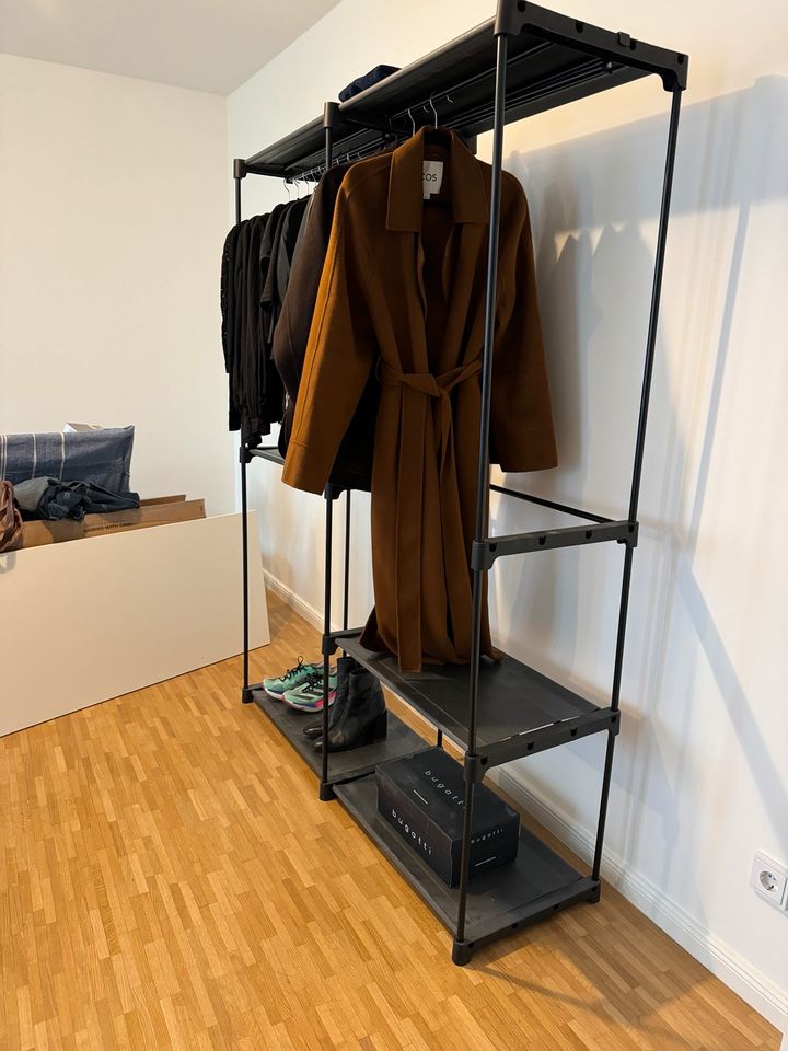 Wardrobe / Kleiderschrank in Berlin