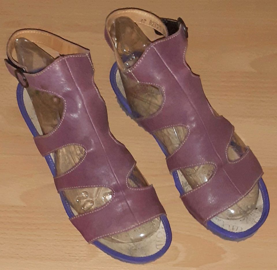 Think Sandalen,40, Lila/Violett, Fussbett, sehr gut in Berlin