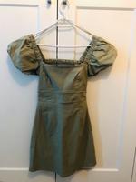 Olivgrünes Sommerkleid mit Puffärmeln (ungetragen) Hamburg-Nord - Hamburg Barmbek Vorschau