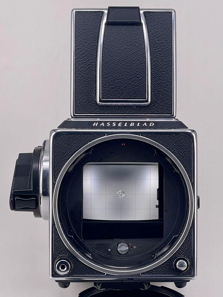 Hasselblad 503 CXi Zeiss 80 mm 2,8 T 3 Magazine und Zubehö in Fürth