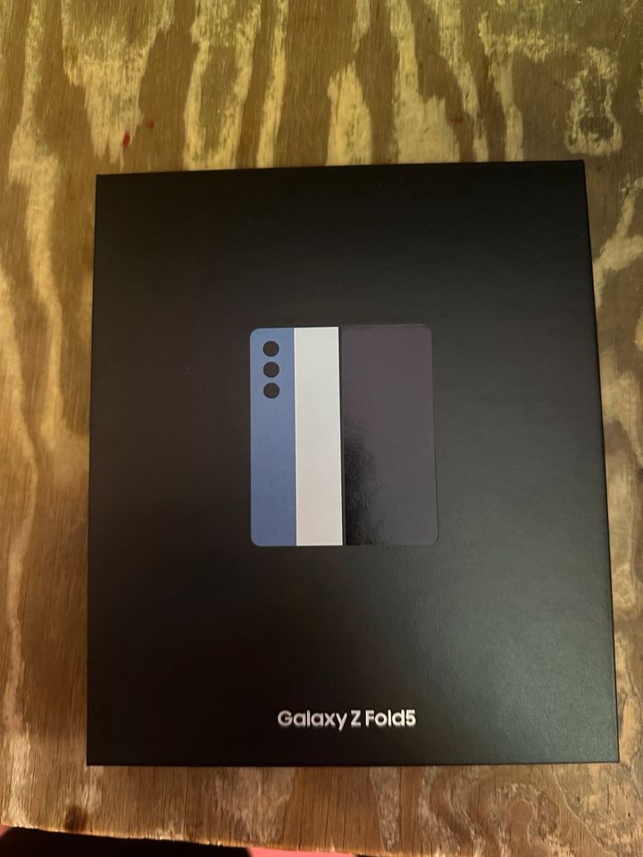 Samsung Galaxy Z Fold 5 Blau mit 256Gb in Hamburg