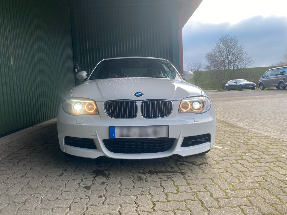 BMW 135i e82 Coupé LCI sehr gepflegt sehr wenig km  2.hd in Glückstadt