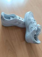 Ungetragene Nike Air Force 1  weiß/grau in Größe 37,5 Dresden - Leuben Vorschau
