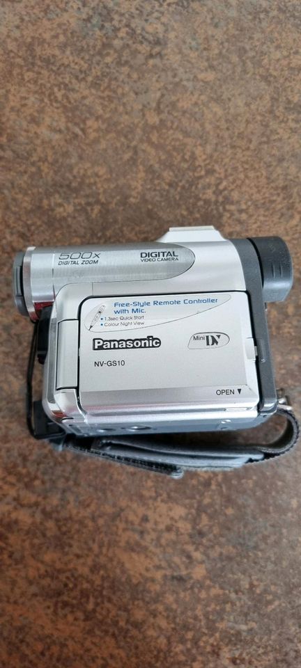 Verkaufe hier eine Panasonic NV-GS10 VIDEOKAMERA.Gebraucht. in Dürbheim