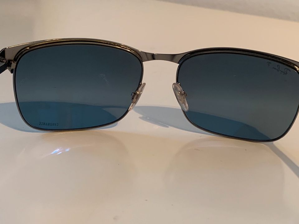 Ray Ban Chromance Polarized / Polarisiert (RB8319) in München