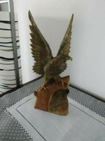 Figur Statue Adlermutter mit einem Adlerjungen Handschnitzarbeit Kiel - Kronshagen Vorschau