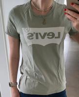 LEVI'S perfect T-Shirt Gr. S grün/khaki Nordrhein-Westfalen - Sassenberg Vorschau