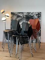 Fritz Hansen Serie 7 Stuhl Schwarz Terracotta Grau Arne Jacobsen Düsseldorf - Bilk Vorschau