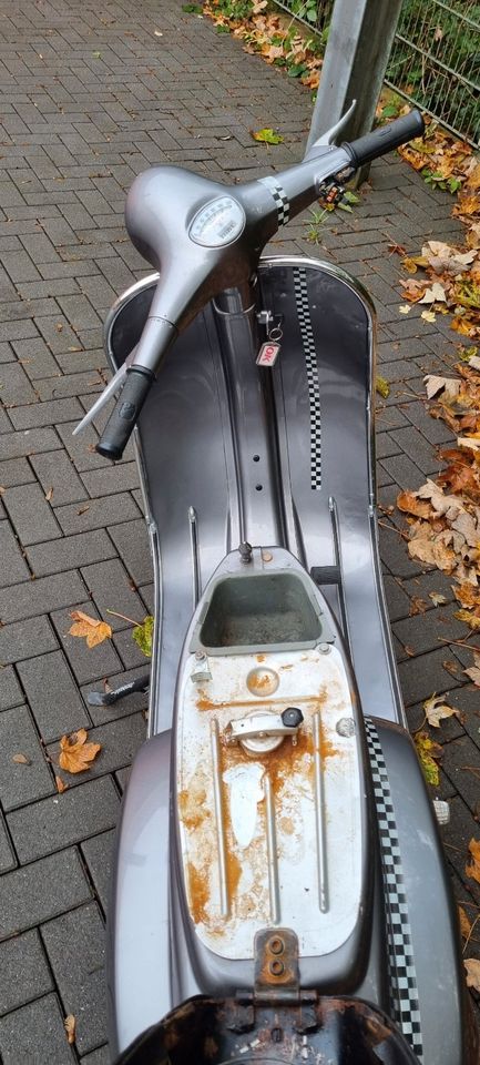 Vespa Nuova Bj. 66 . Mit bisschen Rest Arbeit. in Bergneustadt