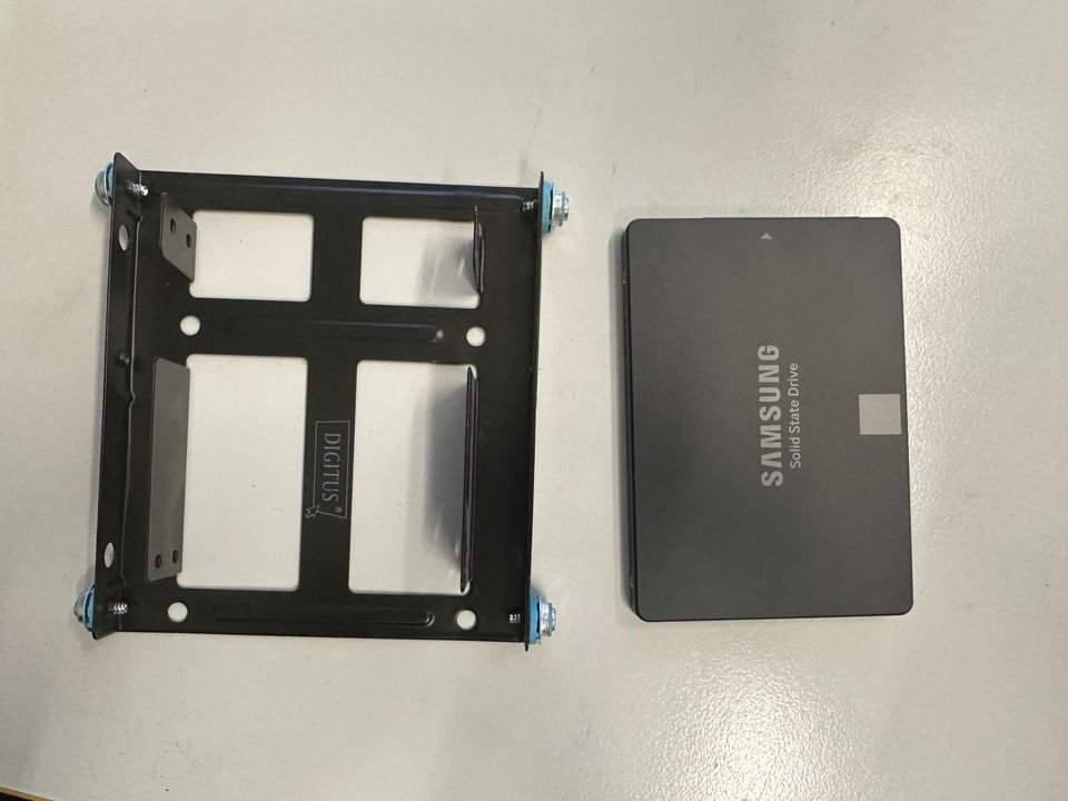 Samsung SSD 500GB Festplatte + Einbaurahmen im Wert von 10€ in Hannover