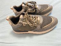 Tamaris Sneaker grün / gold 39 Brandenburg - Schwarzheide Vorschau