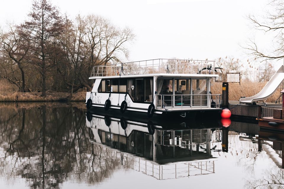 Hausboot Sonderbau in Vollausstattung in Hamburg