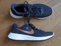 Laufschuhe wie NEU Sneaker Nike Running dunkelgrau / roségold 42 Pankow - Weissensee Vorschau