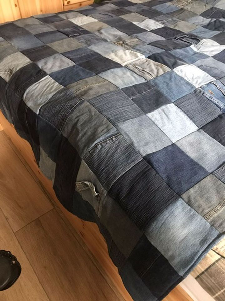 Schöne Tagesdecke aus Jeans-Patchwork, 225 x 165 cm in Bleialf 