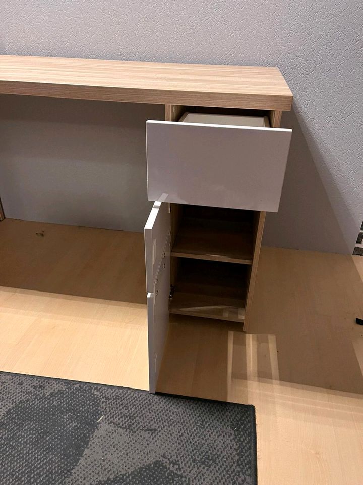 Schreibtisch mit Schrank / Ideal für Home Office in Blankenheim