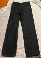 Bershka High Waist Straight Jeanshose schwarz Kr. Altötting - Winhöring Vorschau