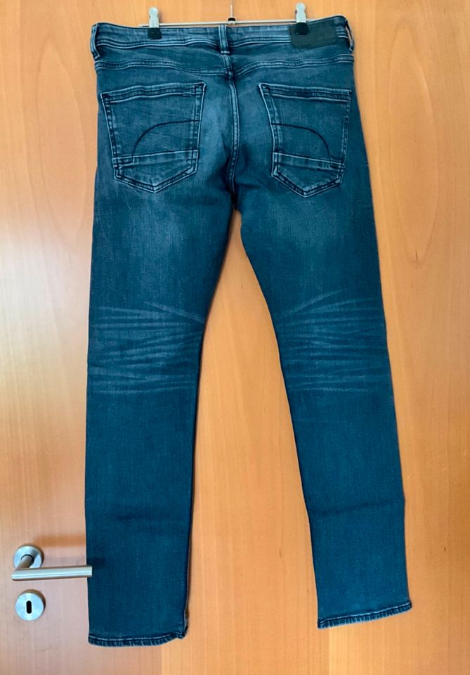 Jeans von EDC, Gr. 30/32, slim, Anthrazit, verwaschenes Schwarz in Bad Soden am Taunus