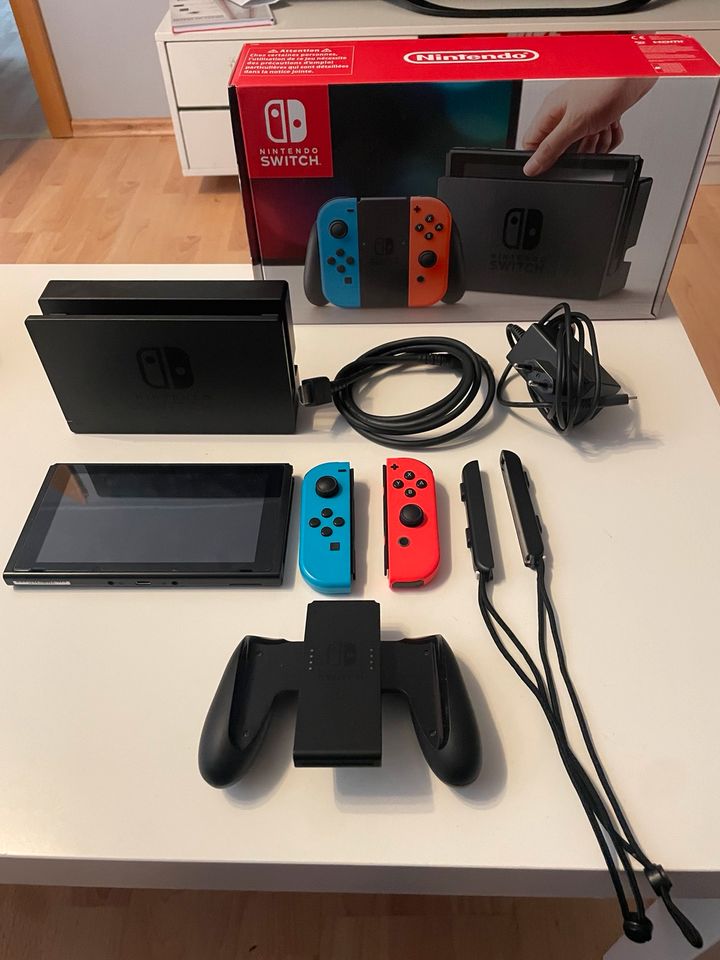 Nintendo Switch inkl. Original Zubehör und OVP (Defekt!) in Waldbröl