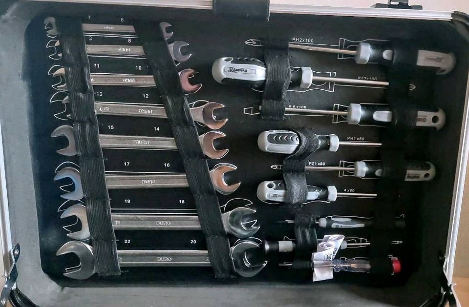 Neuwertiger Werkzeugkoffer Elite 129Teile DURO/MEISTER in Alheim