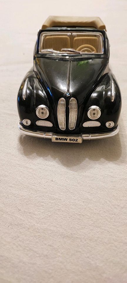 Modellauto BMW 502 (1955) in Bautzen