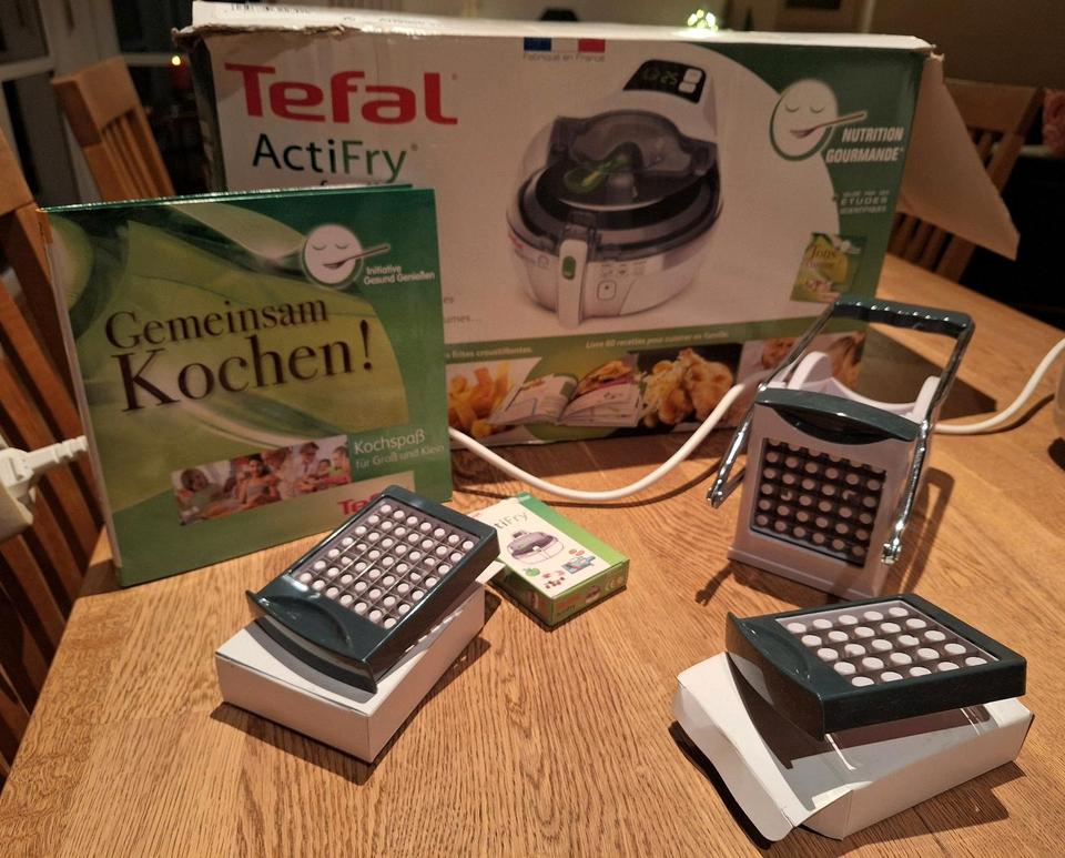 Heißluftfriteuse; Tefal ActiFry family; für 1,5 kg Kartoffeln in Homburg