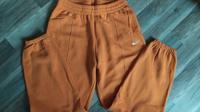 Neu Nike Sportswear Jogginghose Größe M Sachsen - Frohburg Vorschau