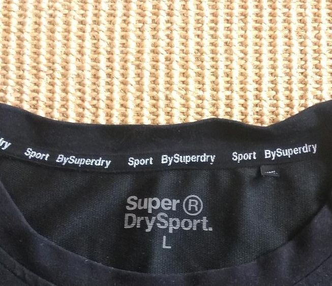 Superdry Sports Pullover, schwarz, Gr. L, eher Oversize in Seesen